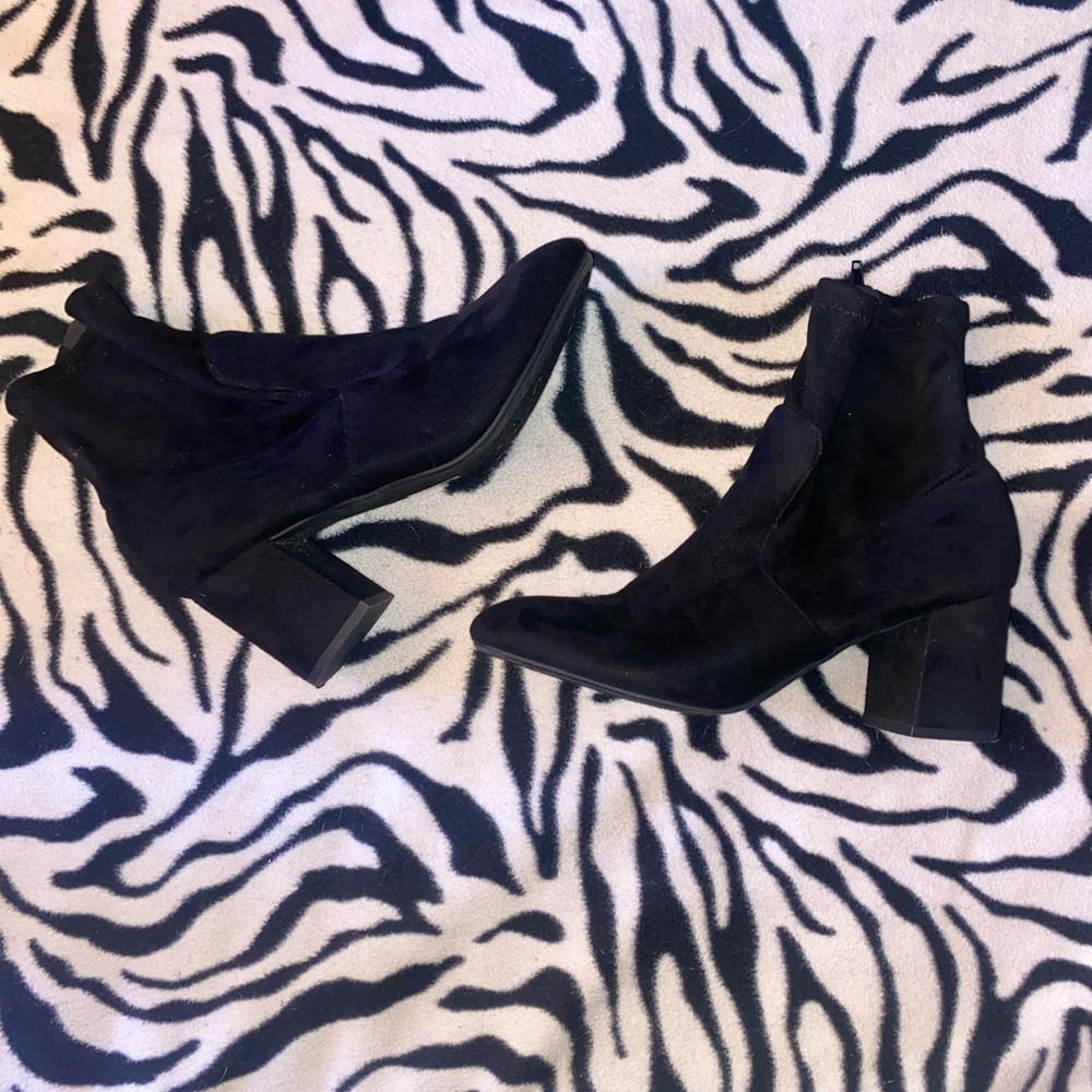 Cute black boots